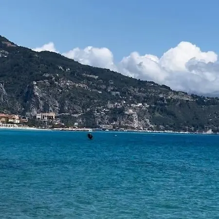 Studio Calme, Piscine, Et Vues 10 Min Monaco شقة